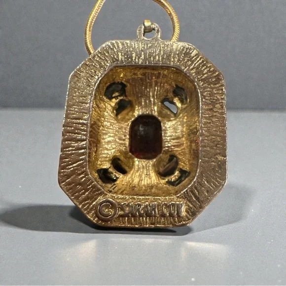 Vintage Signed Sarah Coventry Gold Tone Necklace with Vibrant Red Gem - Picture 5 of 6